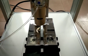 智能門(mén)鎖點(diǎn)玻璃膠-香芋機(jī)電